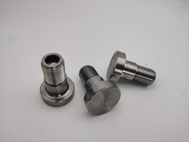 Wie verbessert die Schmiedeverarbeitung die Festigkeit und Präzision von Industriekomponenten?